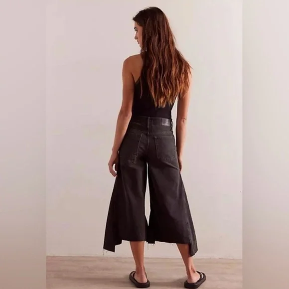 FREE PEOPLE WE THE FREE WOMENS RIPPLE WIDE LEG CROP DENIM 30 - Picture 3 of 16